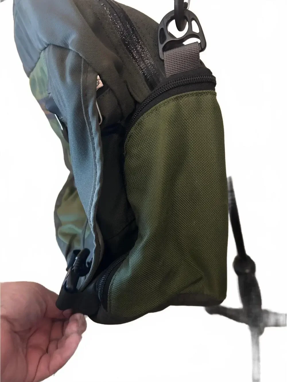 REI Green Nylon Messenger Shoulder Bag with Adjustable Strap